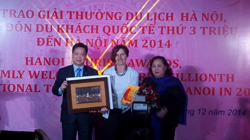 Hà Nội đón khách du lịch quốc tế thứ 3 triệu ảnh 1